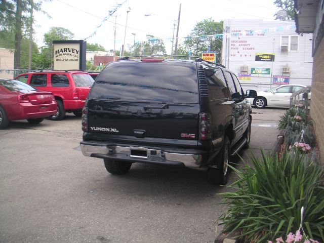 2002 GMC Yukon XL Luxury W/ Navi, Resrearcam