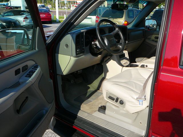 2002 GMC Yukon XL C350 4dr Sdn 3.5L Sport RWD Sedan