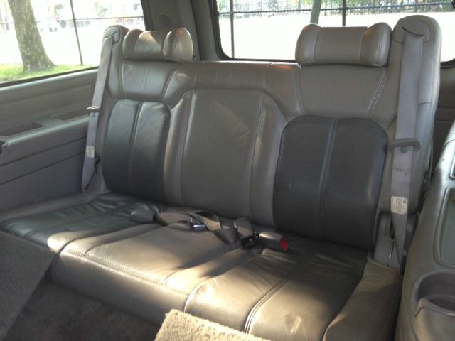 2002 GMC Yukon XL EX Sedan 4D