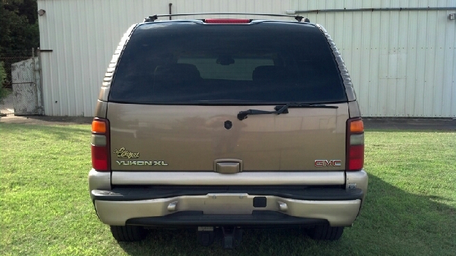 2003 GMC Yukon XL C350 4dr Sdn 3.5L Sport RWD Sedan