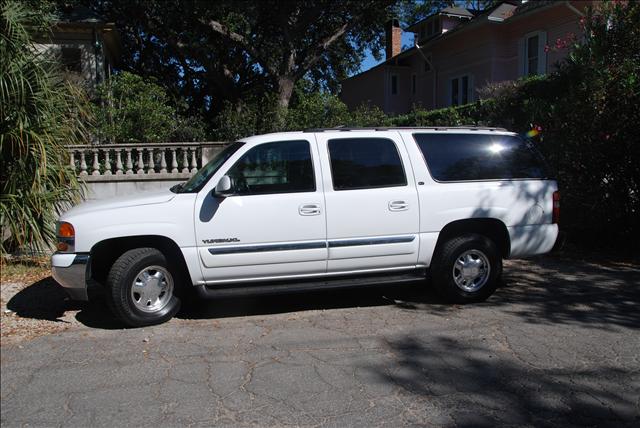 2003 GMC Yukon XL SLT