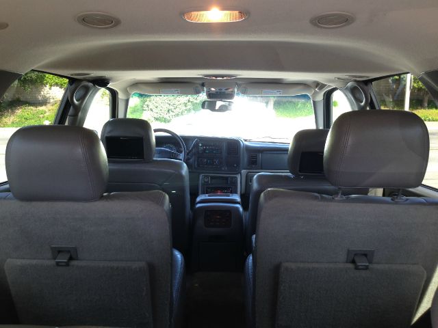 2003 GMC Yukon XL C350 4dr Sdn 3.5L Sport RWD Sedan