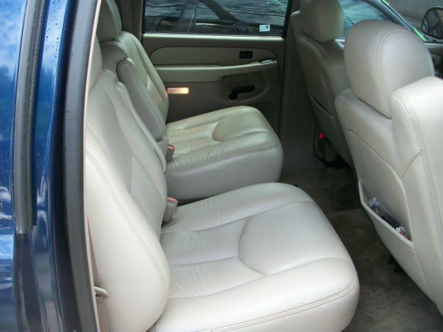 2003 GMC Yukon XL C350 4dr Sdn 3.5L Sport RWD Sedan