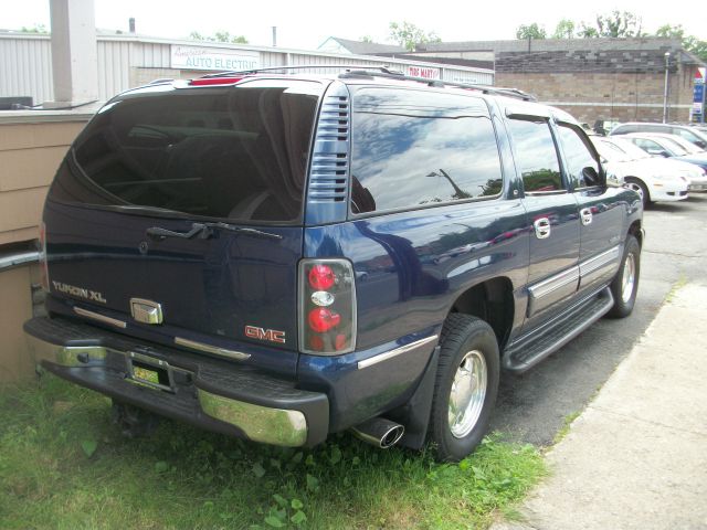 2003 GMC Yukon XL C350 4dr Sdn 3.5L Sport RWD Sedan