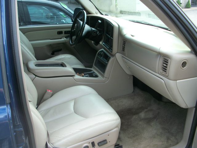 2003 GMC Yukon XL C350 4dr Sdn 3.5L Sport RWD Sedan