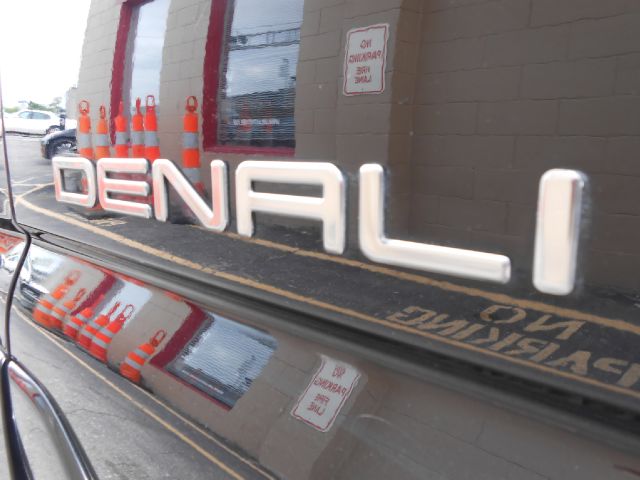 2003 GMC Yukon XL Sport 4WD