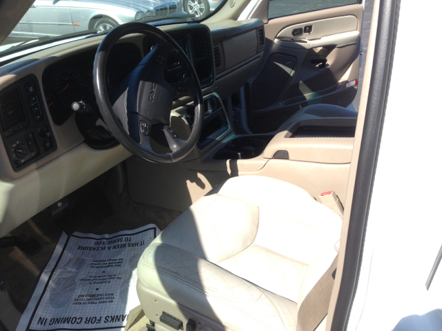 2003 GMC Yukon XL C350 4dr Sdn 3.5L Sport RWD Sedan