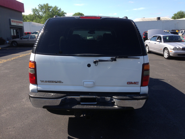 2003 GMC Yukon XL C350 4dr Sdn 3.5L Sport RWD Sedan