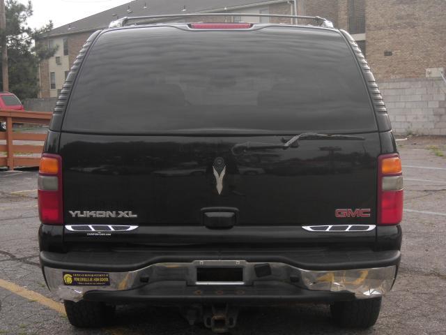 2003 GMC Yukon XL SLT