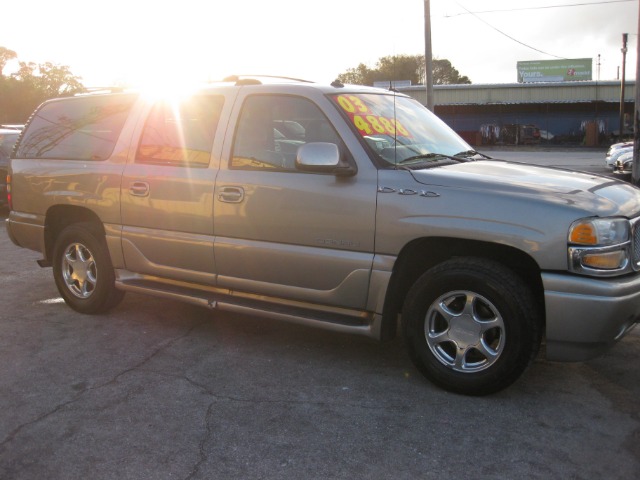 2003 GMC Yukon XL EX Sedan 4D
