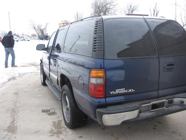 2003 GMC Yukon XL C350 4dr Sdn 3.5L Sport RWD Sedan