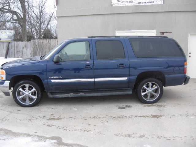 2003 GMC Yukon XL C350 4dr Sdn 3.5L Sport RWD Sedan