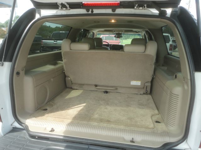 2003 GMC Yukon XL C350 4dr Sdn 3.5L Sport RWD Sedan