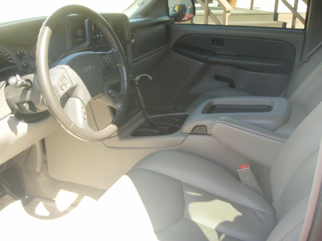 2003 GMC Yukon XL C350 4dr Sdn 3.5L Sport RWD Sedan