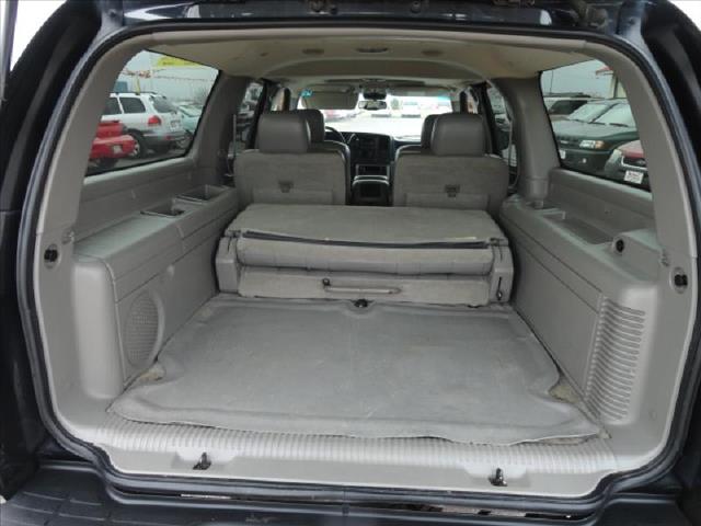 2003 GMC Yukon XL Water Truck