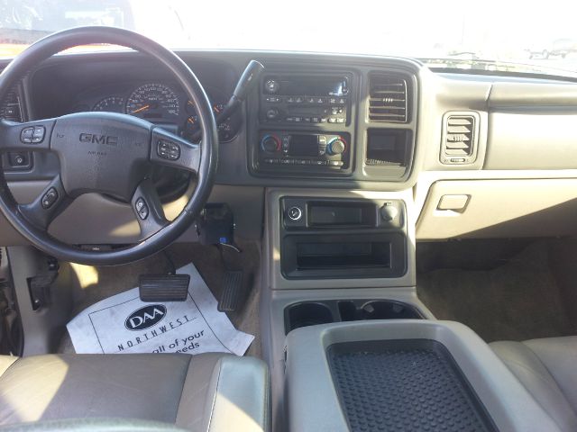 2003 GMC Yukon XL Carrera Coupe