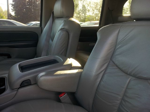 2003 GMC Yukon XL Carrera Coupe