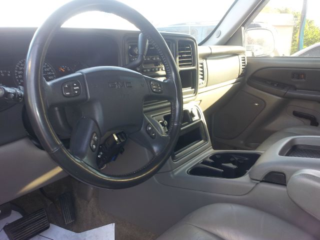 2003 GMC Yukon XL Carrera Coupe