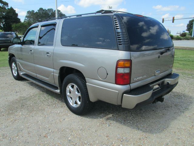 2003 GMC Yukon XL LS NICE