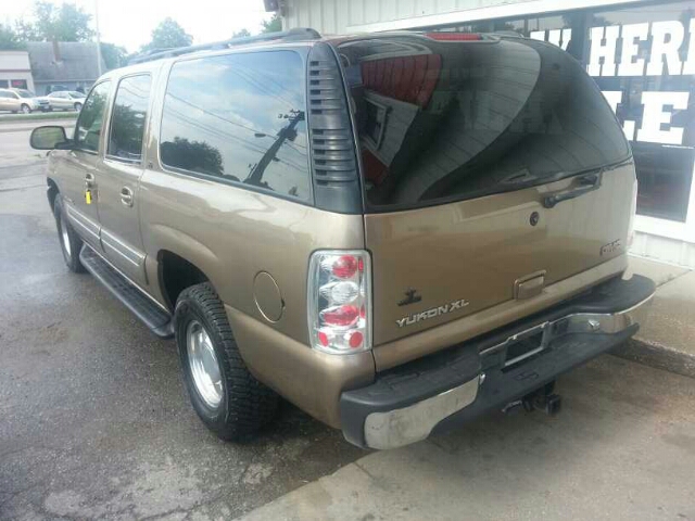 2003 GMC Yukon XL SLT
