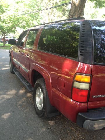 2004 GMC Yukon XL C350 4dr Sdn 3.5L Sport RWD Sedan