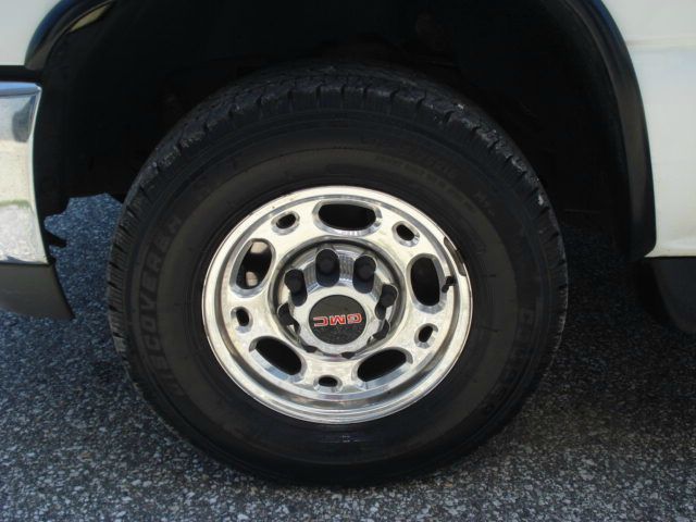 2004 GMC Yukon XL Carrera Coupe