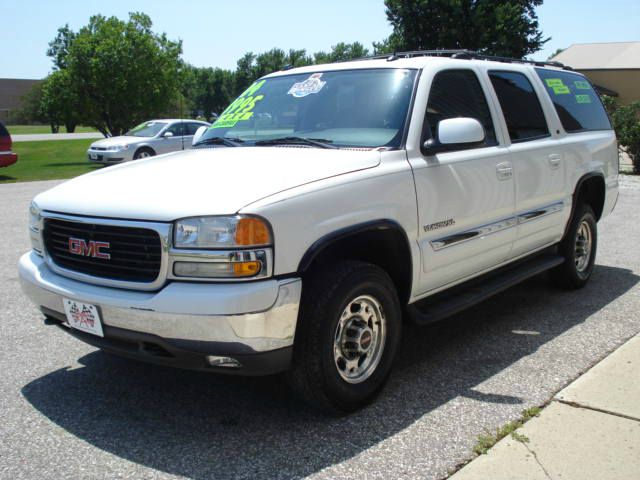 2004 GMC Yukon XL Carrera Coupe