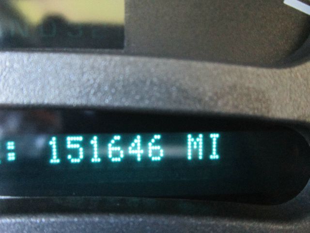 2004 GMC Yukon XL Quattro Manual 3.