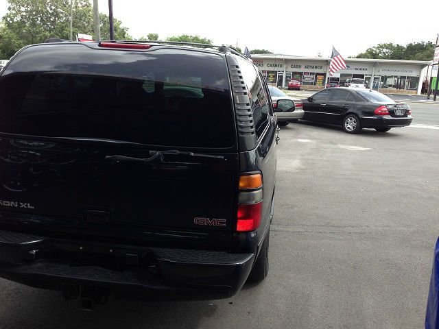 2004 GMC Yukon XL Sport 4WD