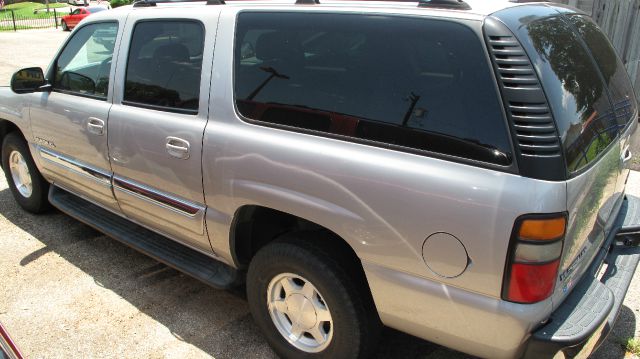 2004 GMC Yukon XL C350 4dr Sdn 3.5L Sport RWD Sedan