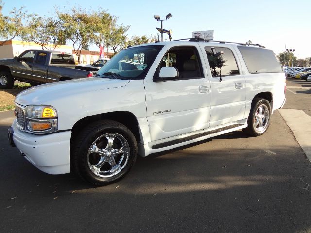 2004 GMC Yukon XL Quattro 3.0 Convertible
