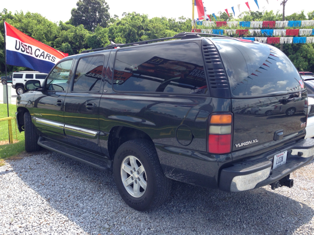 2004 GMC Yukon XL C350 4dr Sdn 3.5L Sport RWD Sedan