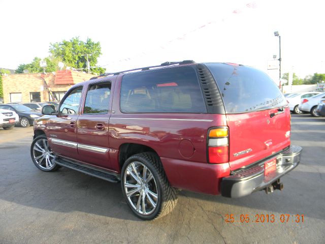 2004 GMC Yukon XL C350 4dr Sdn 3.5L Sport RWD Sedan