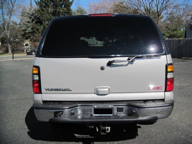 2004 GMC Yukon XL SLT
