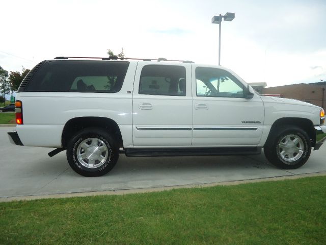 2004 GMC Yukon XL C350 4dr Sdn 3.5L Sport RWD Sedan
