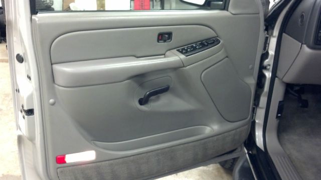 2004 GMC Yukon XL C350 4dr Sdn 3.5L Sport RWD Sedan