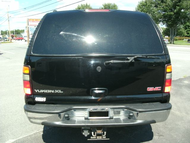 2004 GMC Yukon XL C350 4dr Sdn 3.5L Sport RWD Sedan