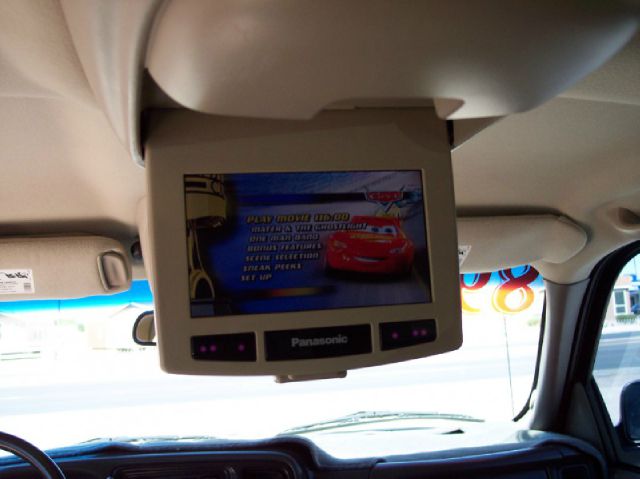 2004 GMC Yukon XL C350 4dr Sdn 3.5L Sport RWD Sedan