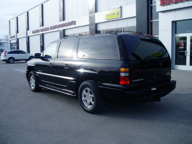 2004 GMC Yukon XL Quattro 3.0 Convertible