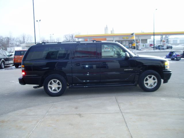 2004 GMC Yukon XL Quattro 3.0 Convertible