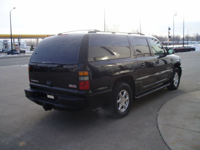 2004 GMC Yukon XL Quattro 3.0 Convertible