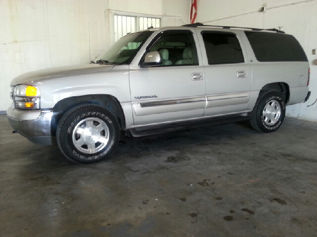 2004 GMC Yukon XL C350 4dr Sdn 3.5L Sport RWD Sedan