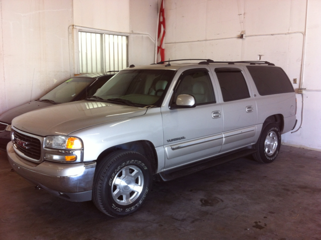 2004 GMC Yukon XL C350 4dr Sdn 3.5L Sport RWD Sedan