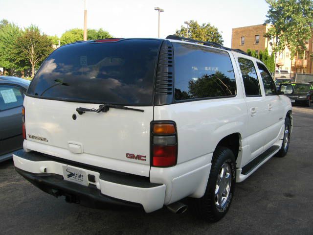 2004 GMC Yukon XL ES V6 Manual