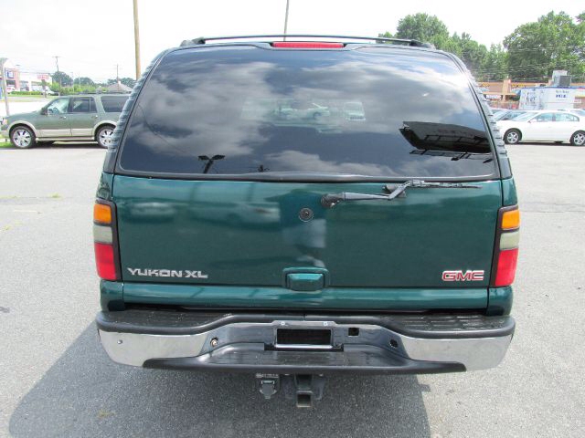 2005 GMC Yukon XL C350 4dr Sdn 3.5L Sport RWD Sedan