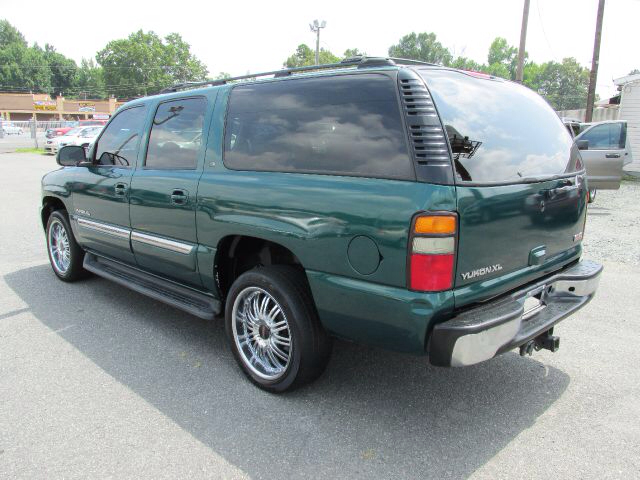 2005 GMC Yukon XL C350 4dr Sdn 3.5L Sport RWD Sedan