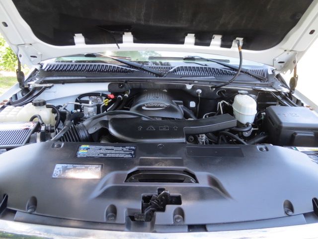 2005 GMC Yukon XL C350 4dr Sdn 3.5L Sport RWD Sedan