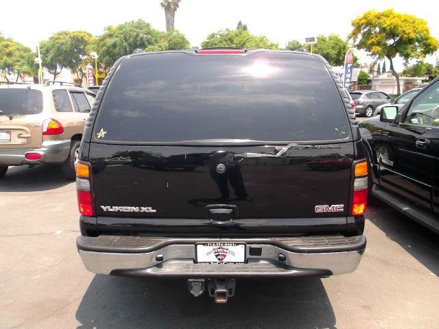 2005 GMC Yukon XL C350 4dr Sdn 3.5L Sport RWD Sedan