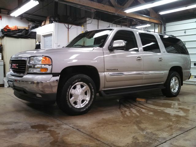 2005 GMC Yukon XL C350 4dr Sdn 3.5L Sport RWD Sedan