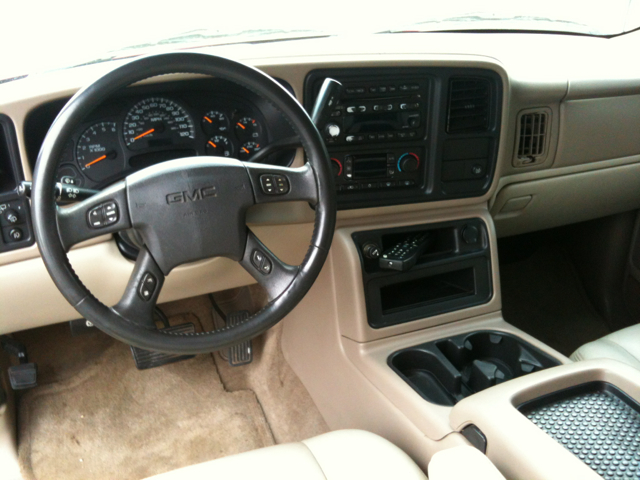 2005 GMC Yukon XL C350 4dr Sdn 3.5L Sport RWD Sedan